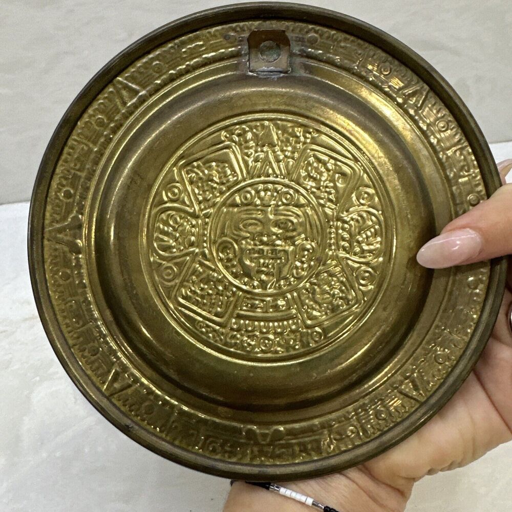 Vintage Mexican Enamel on Copper Aztec Sun Stone Calendar Decorative Plate - Picture 4 of 6